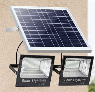 गार्डन लाइटिंग IP65 प्रोटेक्शन के लिए 100W सोलर फ्लड लाइट
