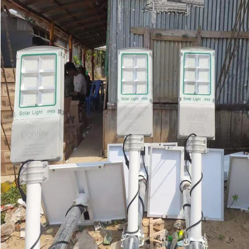 IP65 AL एक्स्ट्रा सोलर पैनल Aio सोलर स्ट्रीट लाइट 3-4 चलने वाले दिनों के लिए काम करता है